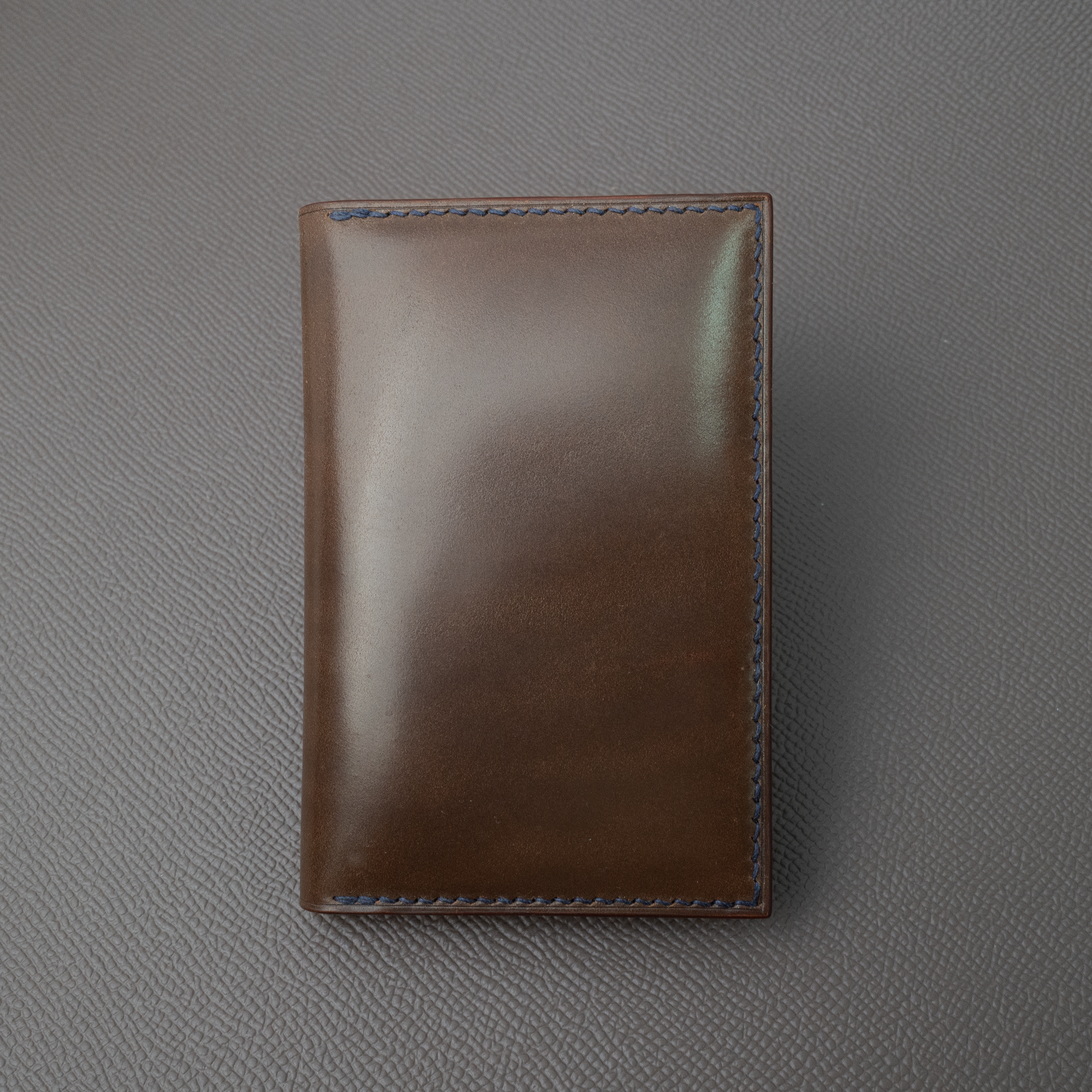 In-Stock: #54 Shell/Chévre compact bifold