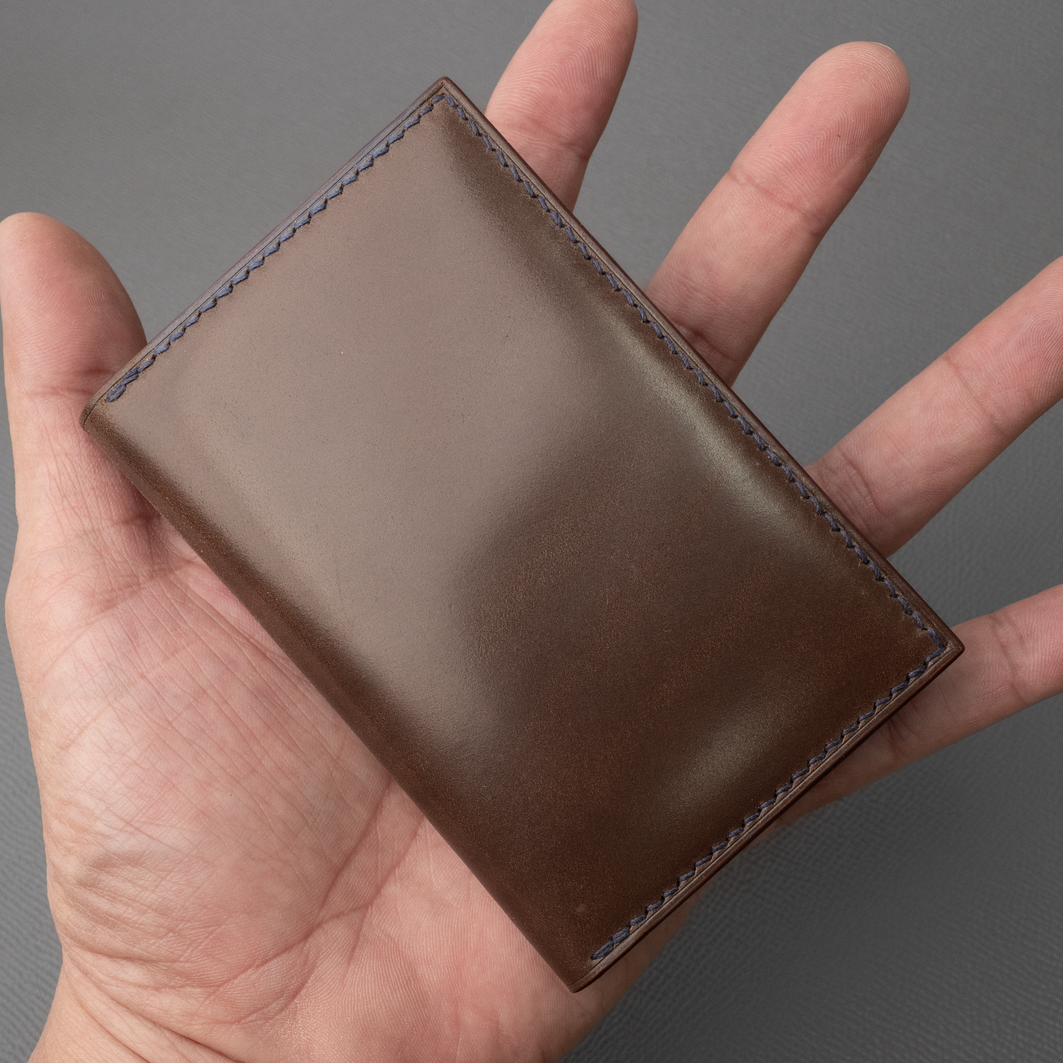 In-Stock: #54 Shell/Chévre compact bifold